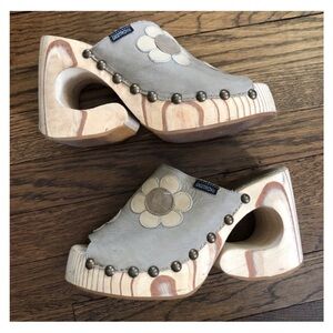 VTG 90s Aldo Carved Wood Wedges, Clogs, Platform Sandal